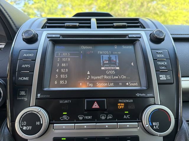 Used 2014 Toyota Camry SE w/ Leather Package FWD image 16