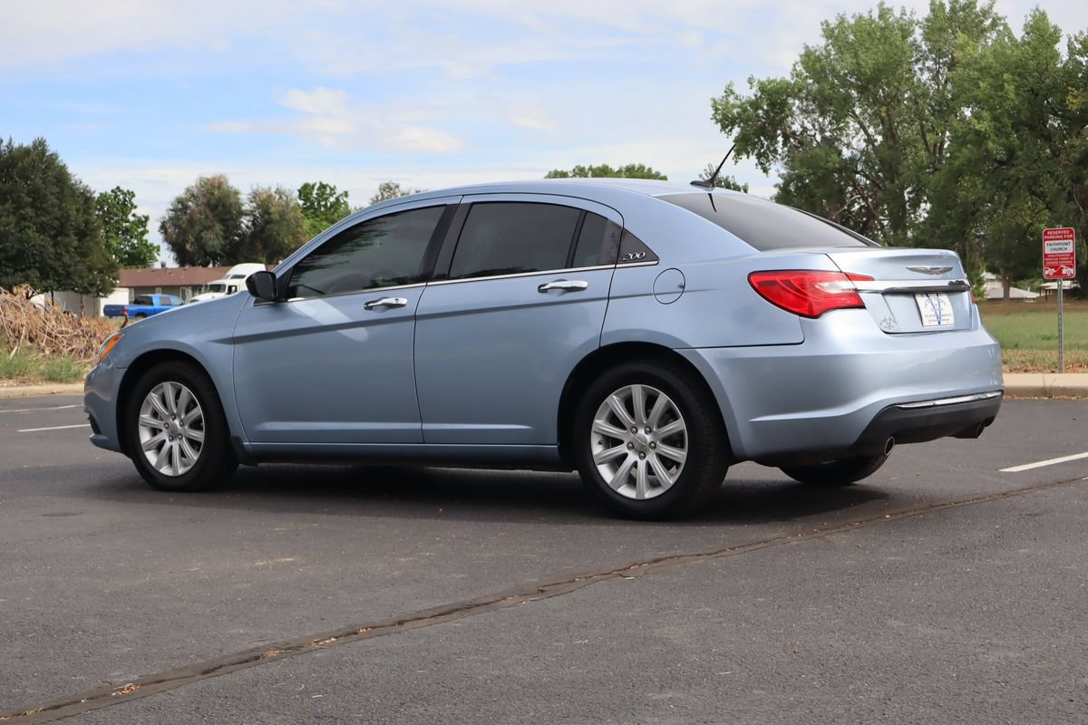 Used 2014 Chrysler 200 Limited FWD image 7