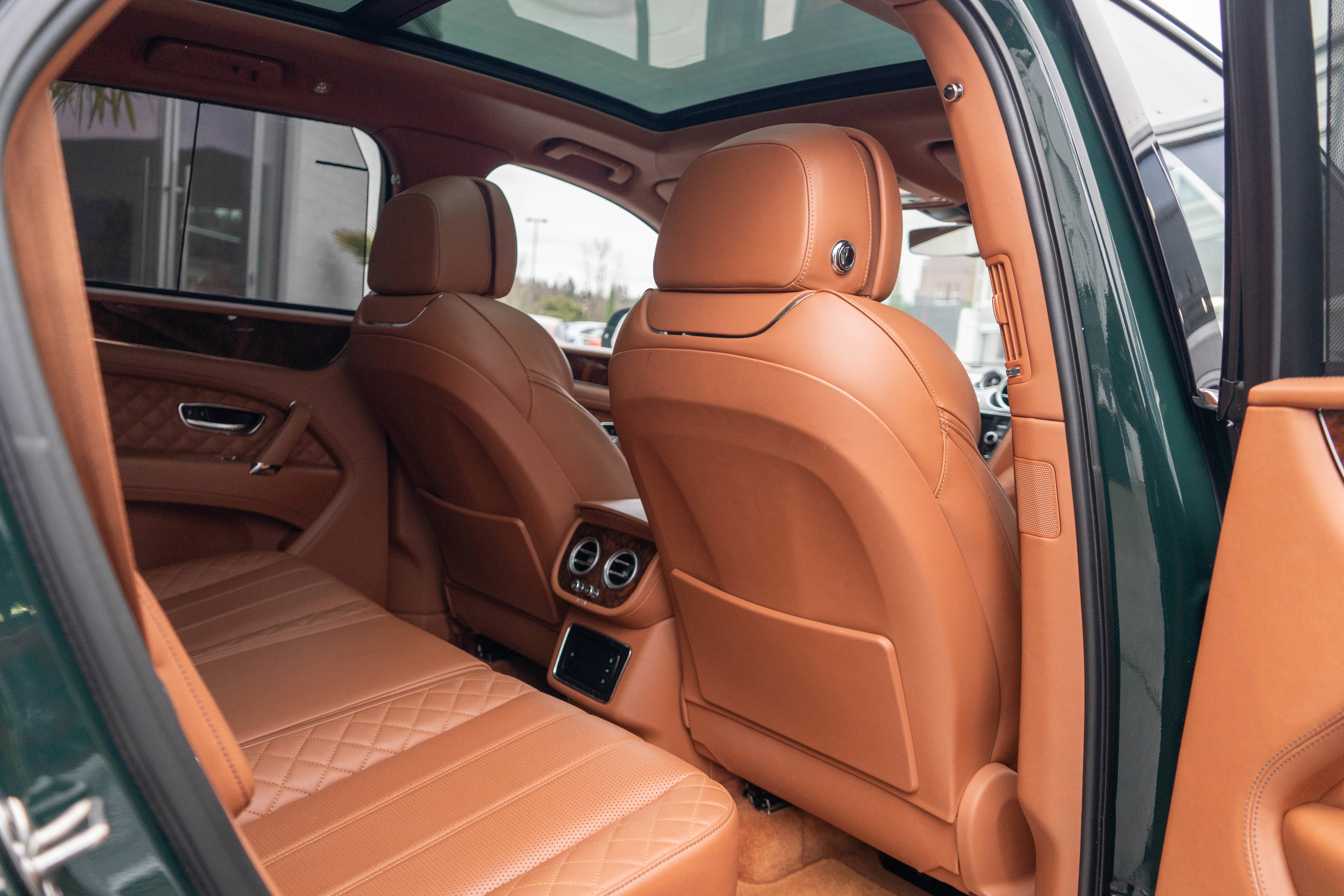 Used 2017 Bentley Bentayga image 39