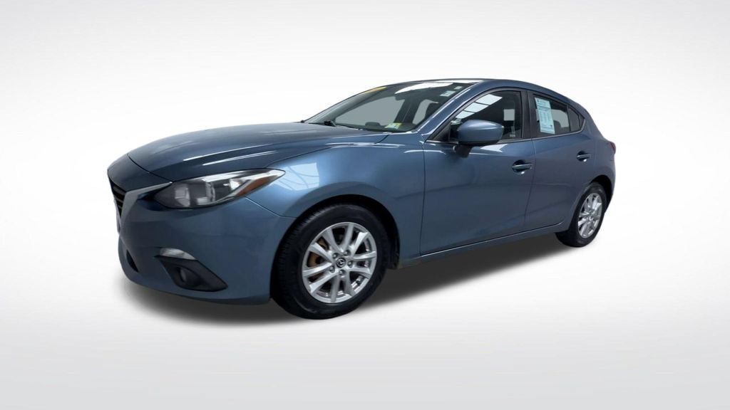 Used 2016 MAZDA MAZDA3 i Touring w/ Popular Equipment Package FWD image 4