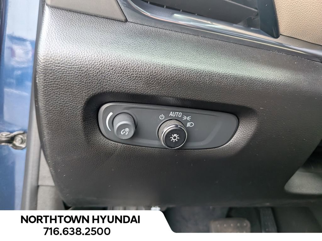 Used 2023 Chevrolet Traverse LS w/ Safety Package image 30