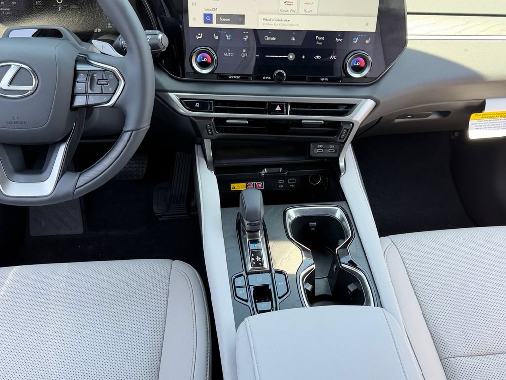 New 2026 Lexus RX 350h AWD/4WD image 10