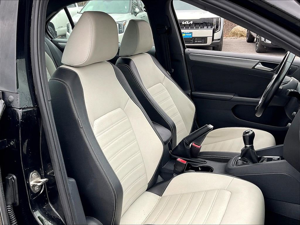 Used 2016 Volkswagen Jetta Sport image 10