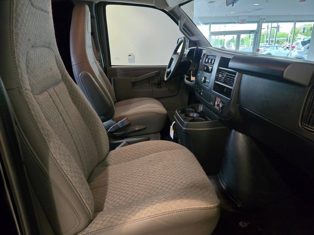 New 2026 Chevrolet Express 2500 w/ Driver Convenience Package RWD image 5