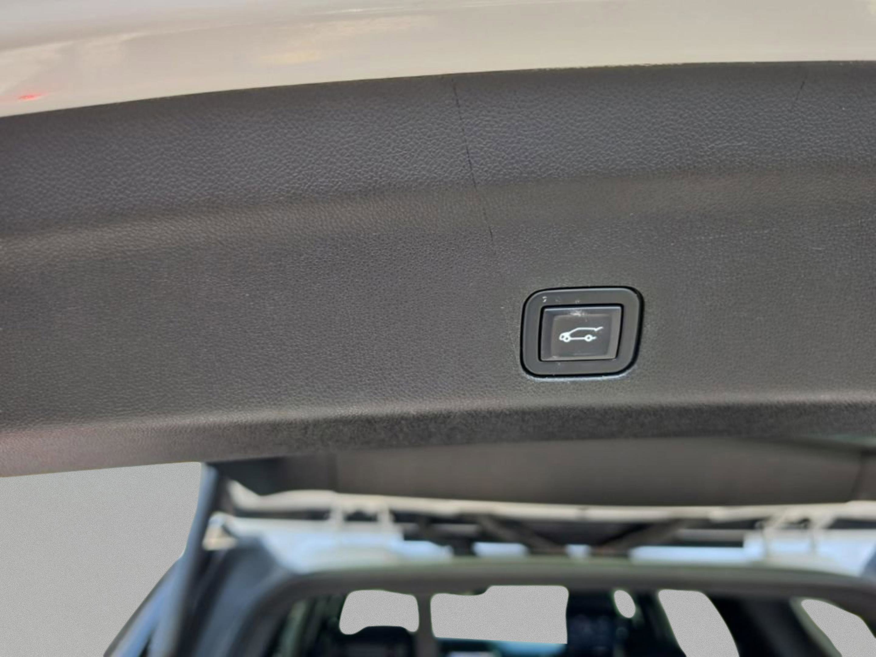 Used 2021 GMC Yukon Denali w/ LPO, Illumination Package image 18