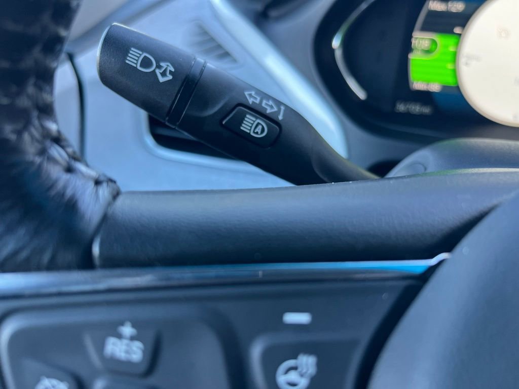 Used 2019 Chevrolet Bolt Premier w/ Infotainment Package image 13