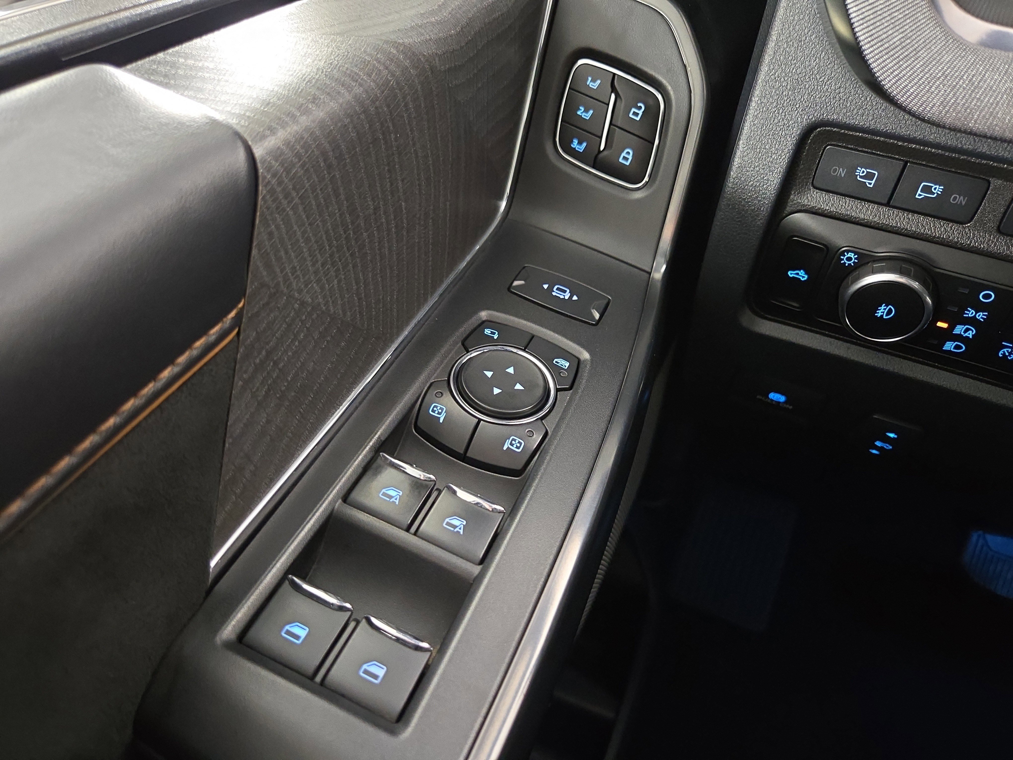 Used 2024 Ford F250 Platinum image 30