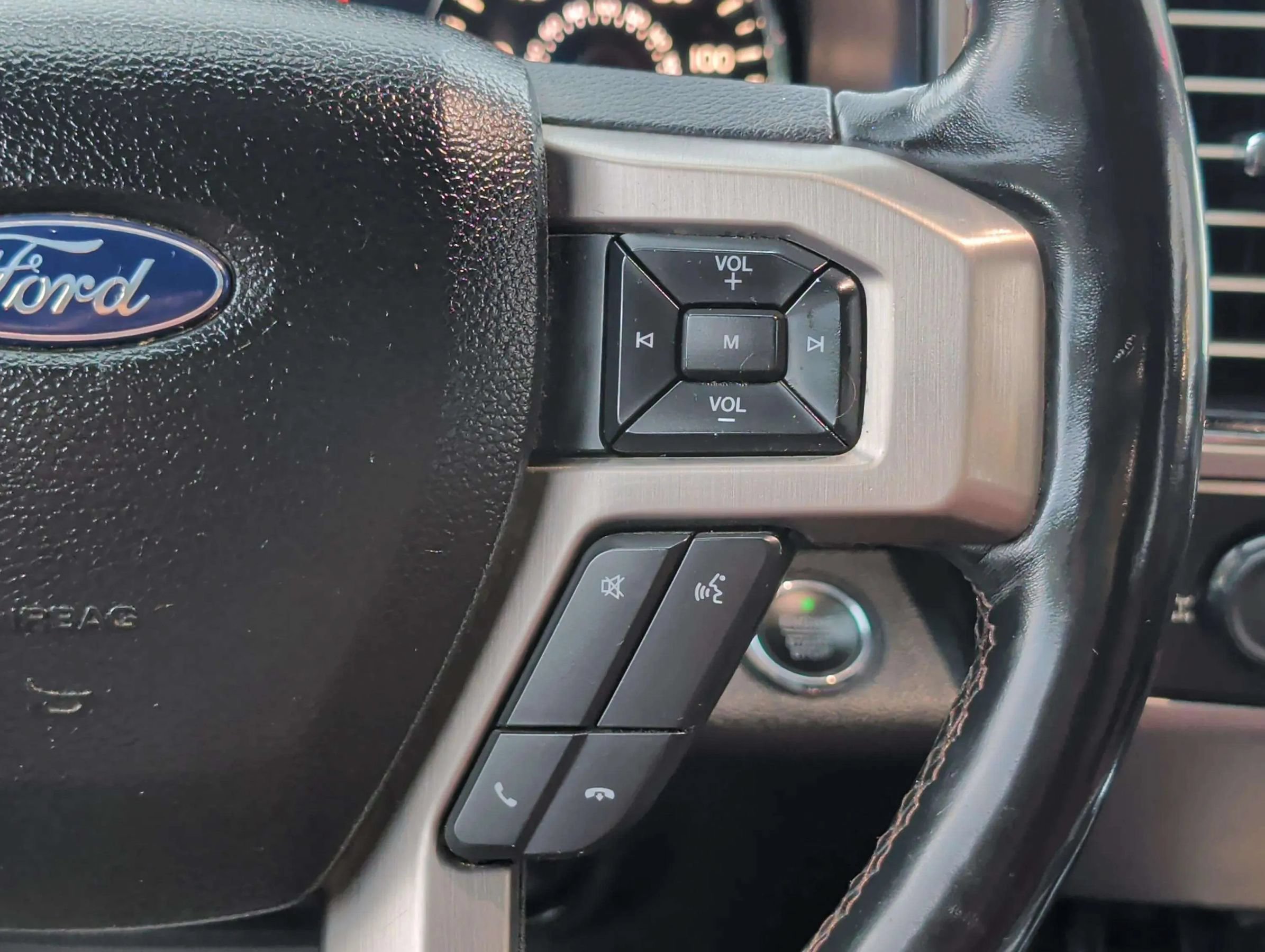 Used 2018 Ford F150 Platinum w/ Equipment Group 701A Luxury RWD image 26
