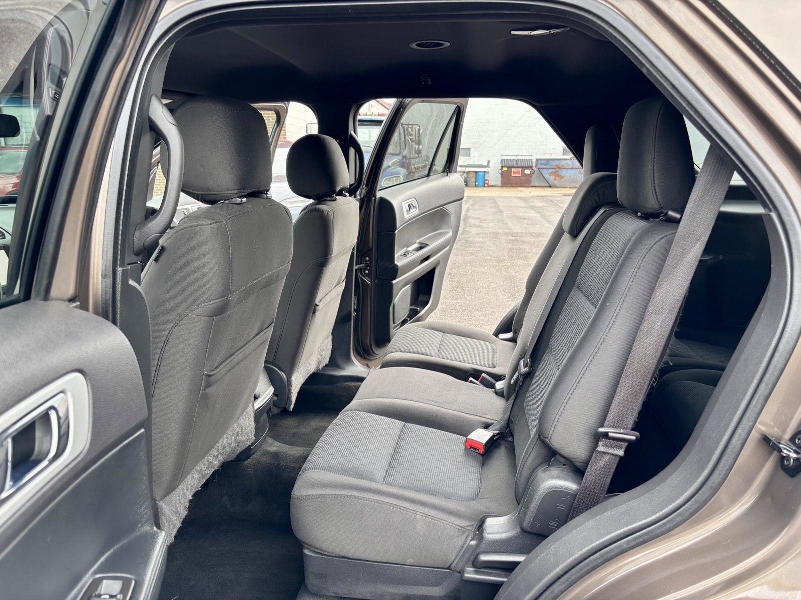 Used 2015 Ford Explorer XLT image 14