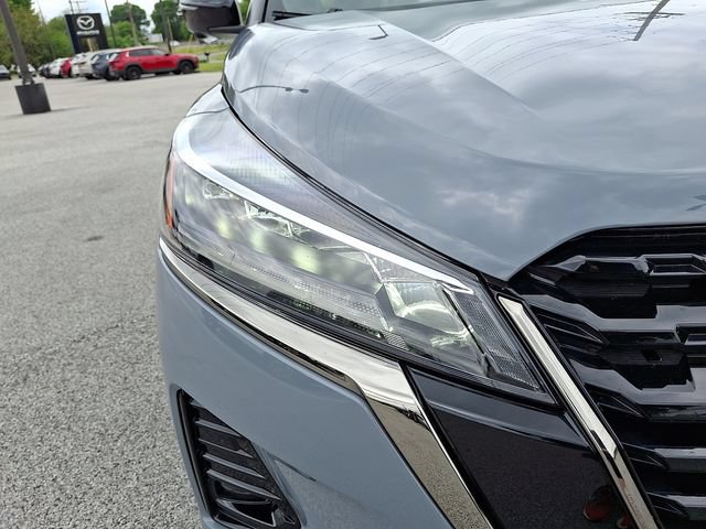 Used 2023 Nissan Kicks SR w/ SR Premium Package FWD image 11
