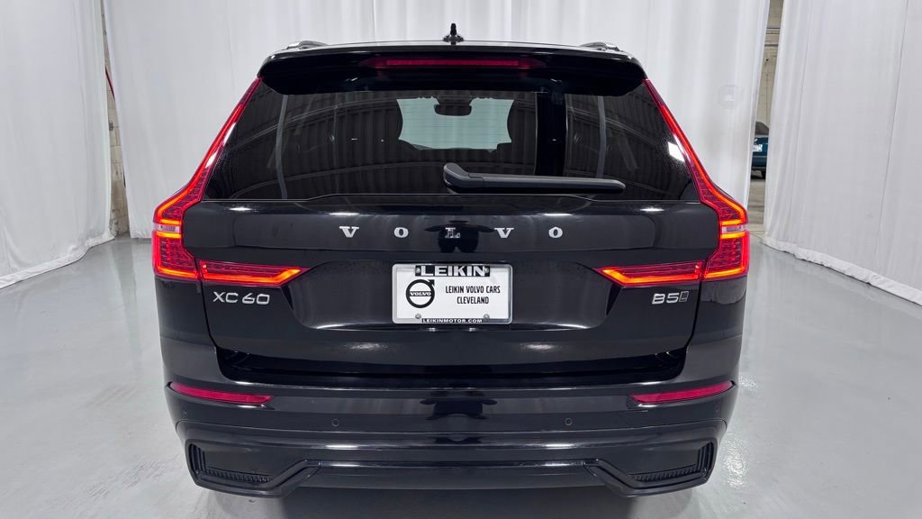 Certified 2025 Volvo XC60 B5 Core AWD/4WD image 7