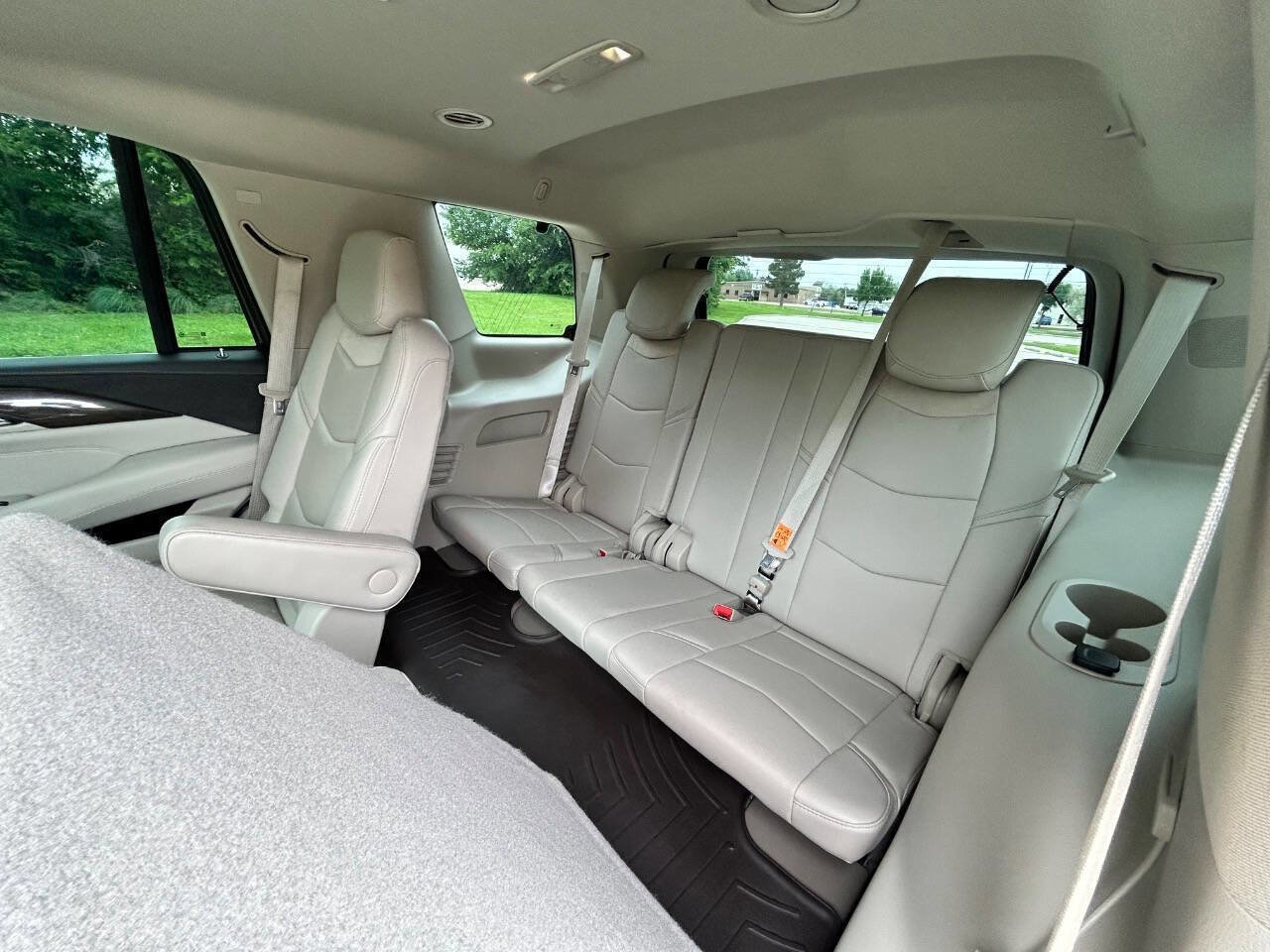 Used 2020 Cadillac Escalade Premium Luxury image 14