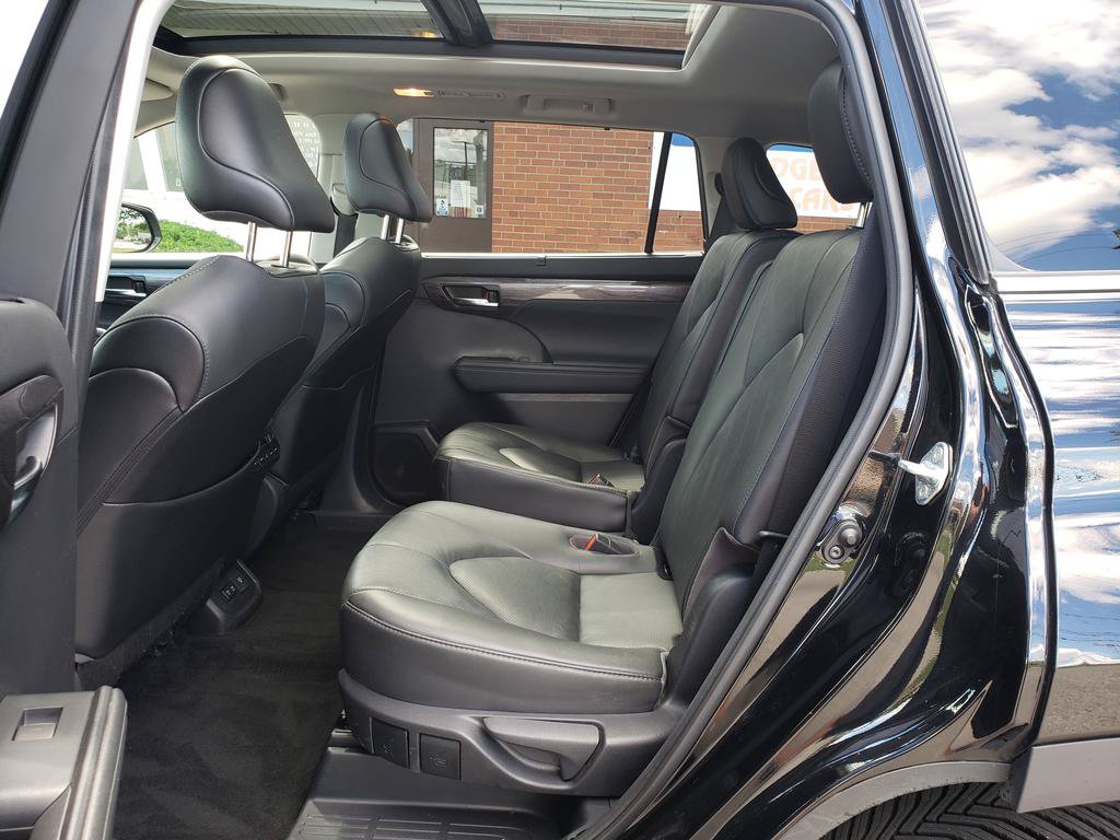 Used 2021 Toyota Highlander Platinum AWD/4WD image 11