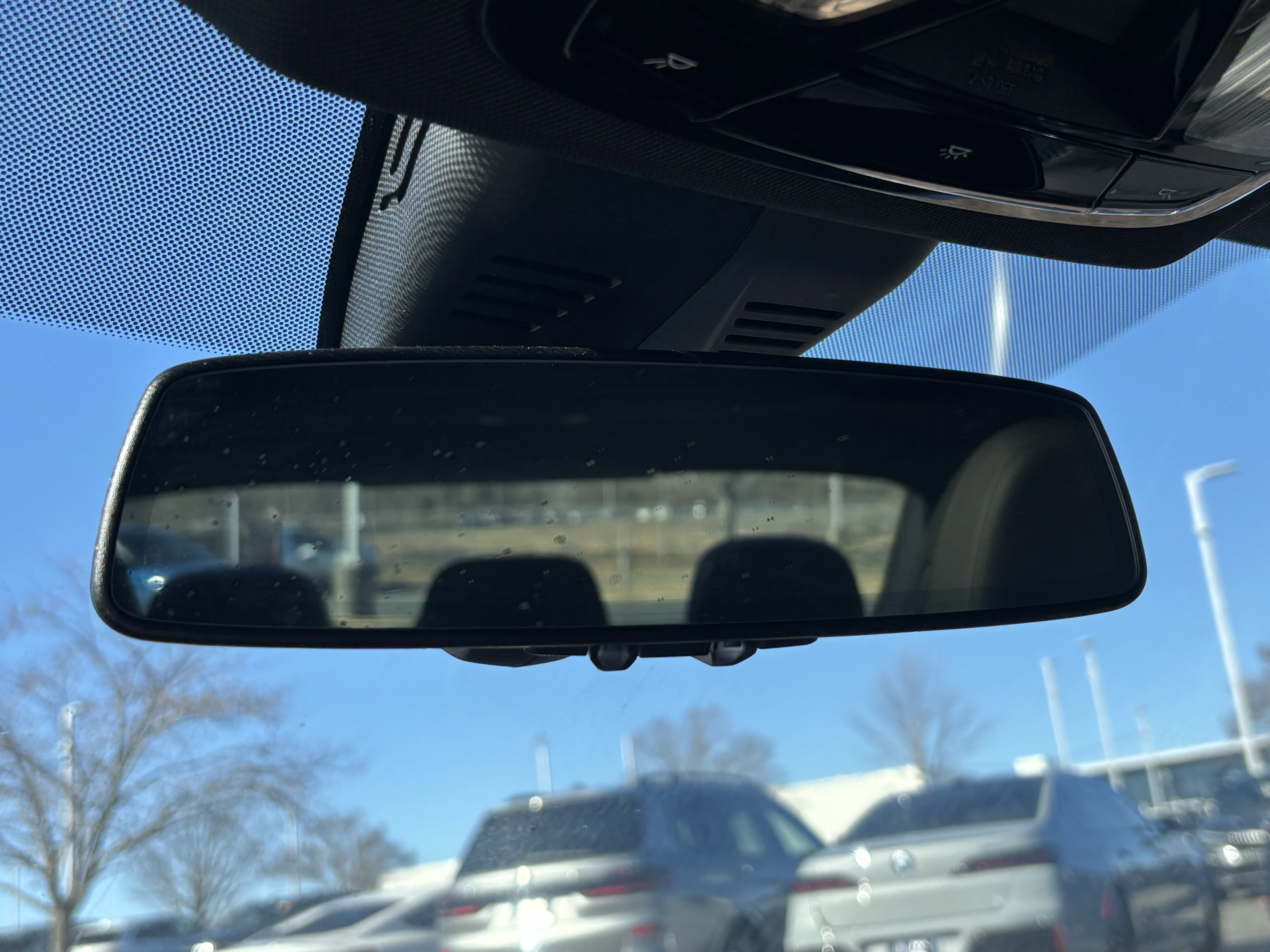 Used 2023 BMW 330i Sedan w/ Premium Package image 27