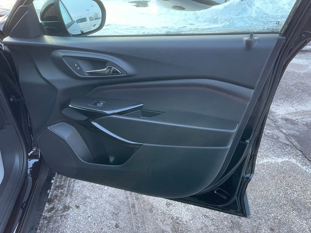 New 2026 Chevrolet Trax RS w/ Sunroof Package image 21