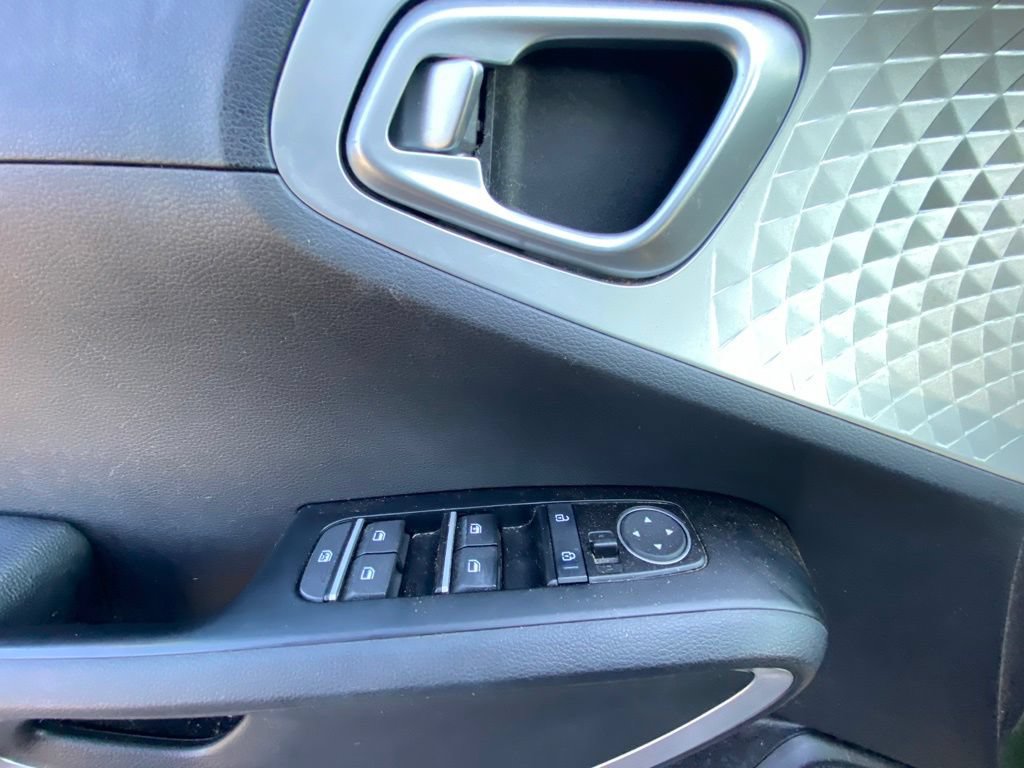Used 2020 Kia Soul X-Line FWD image 12