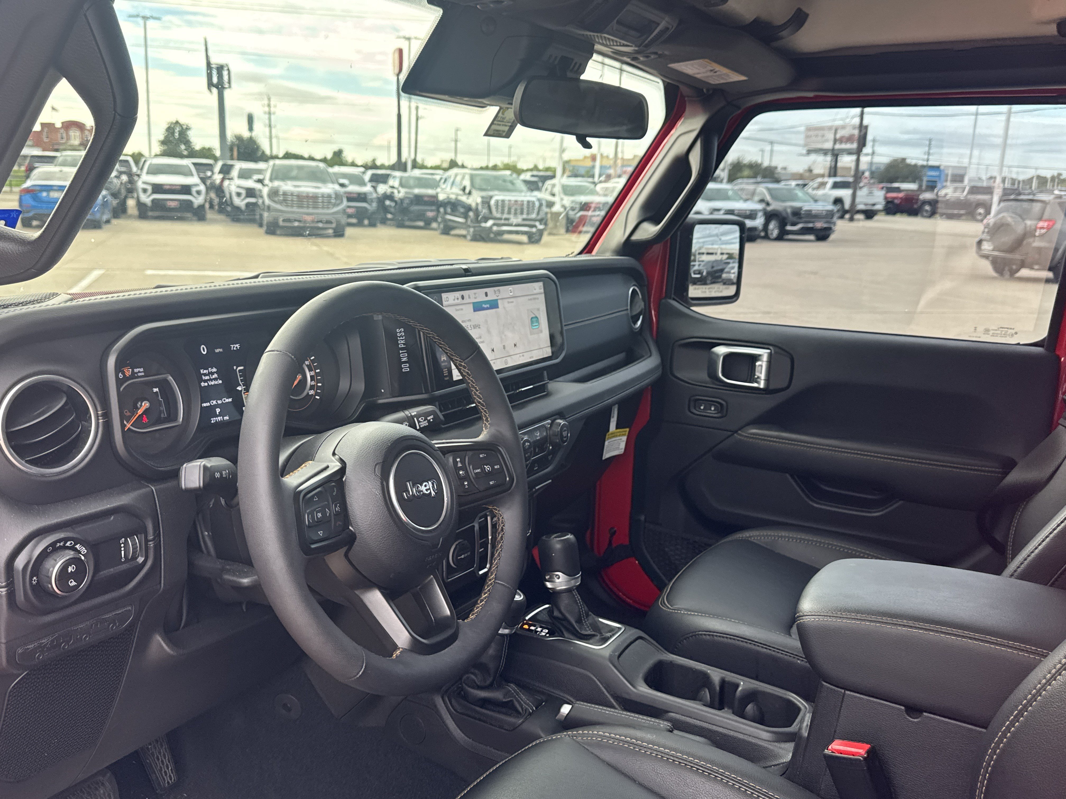 Used 2025 Jeep Gladiator Sport AWD/4WD image 5