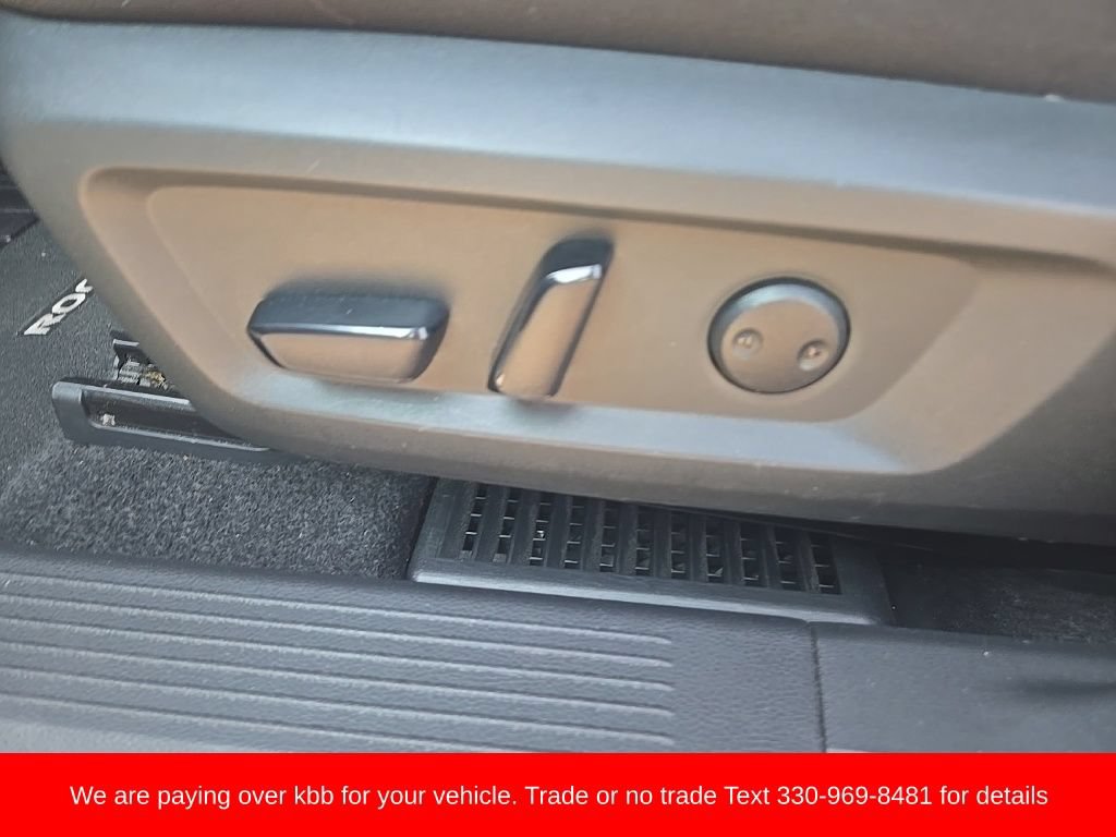 Used 2023 Nissan Rogue SV AWD/4WD image 12
