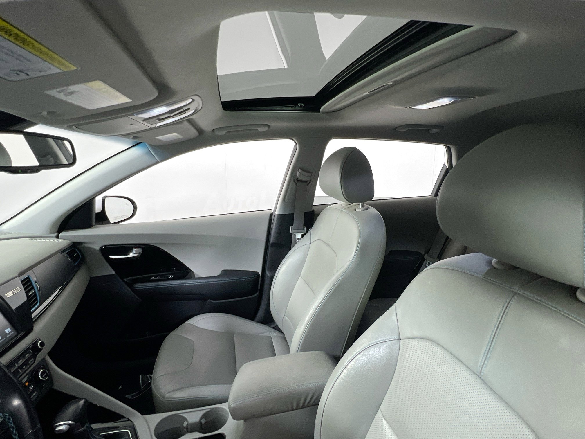 Used 2019 Kia Niro Touring image 21