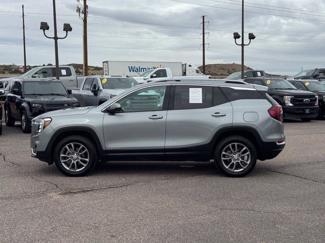 Certified 2024 GMC Terrain SLT AWD/4WD image 2