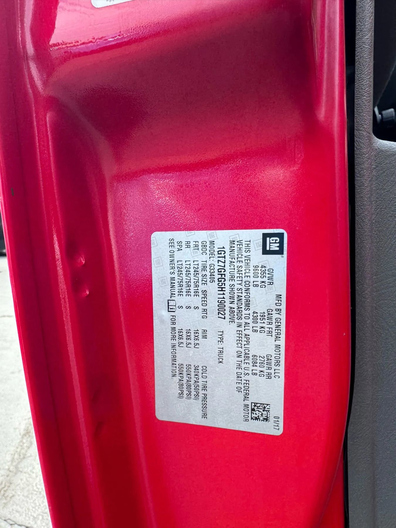 Used 2017 GMC Savana 3500 Regular Van 3D image 30