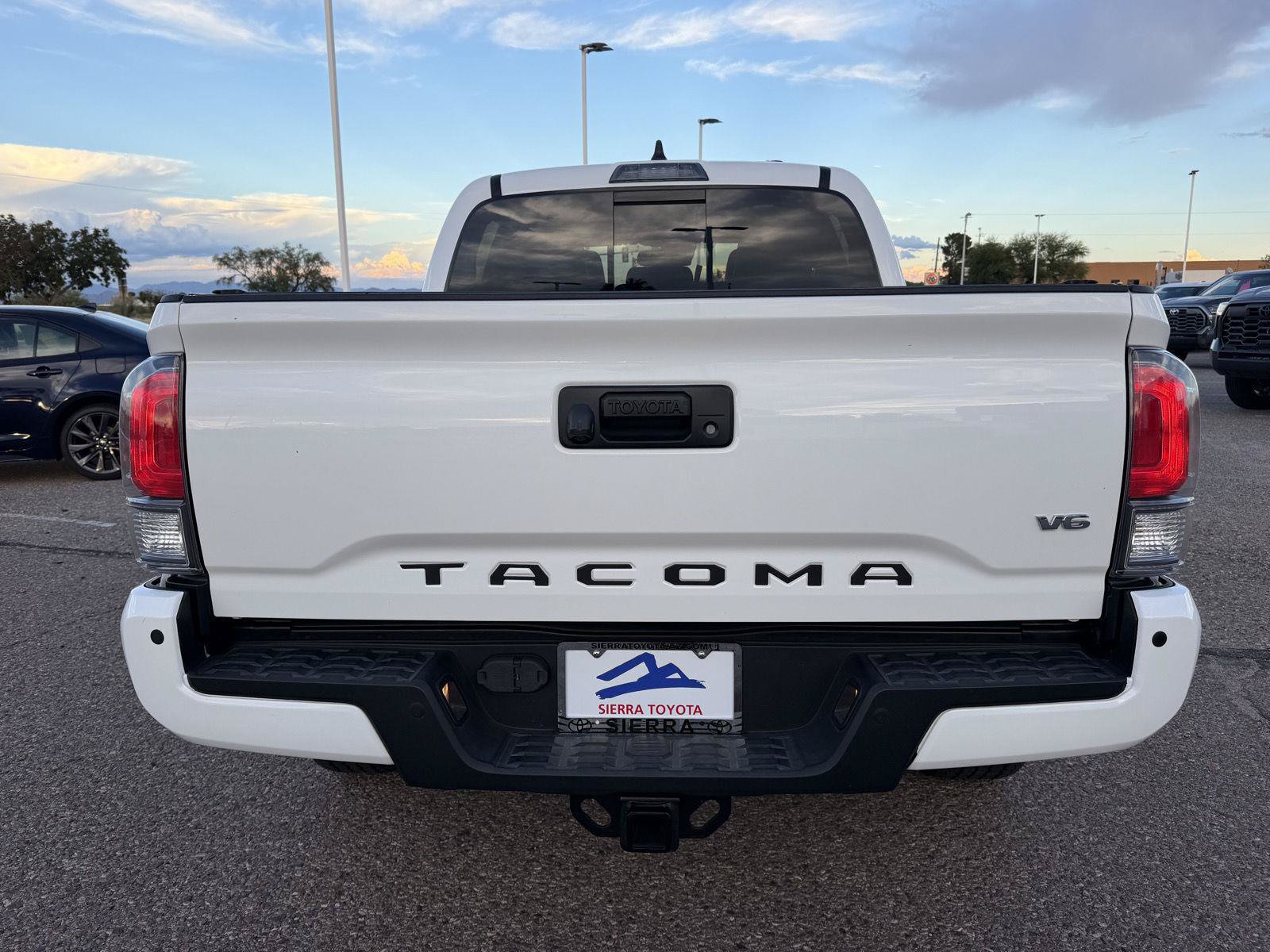 Used 2023 Toyota Tacoma TRD Off-Road w/ TRD Premium Off Road Package AWD/4WD image 4