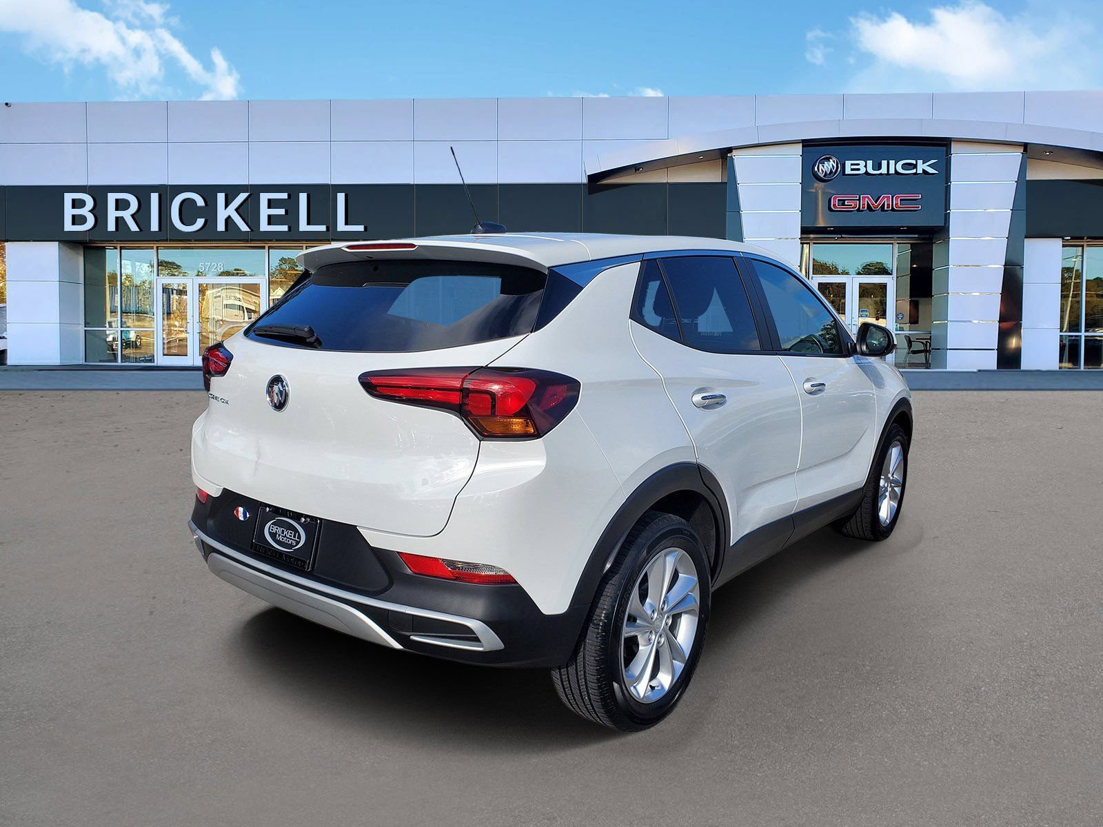 Used 2023 Buick Encore GX Preferred w/ Cold Weather Comfort Package FWD image 3