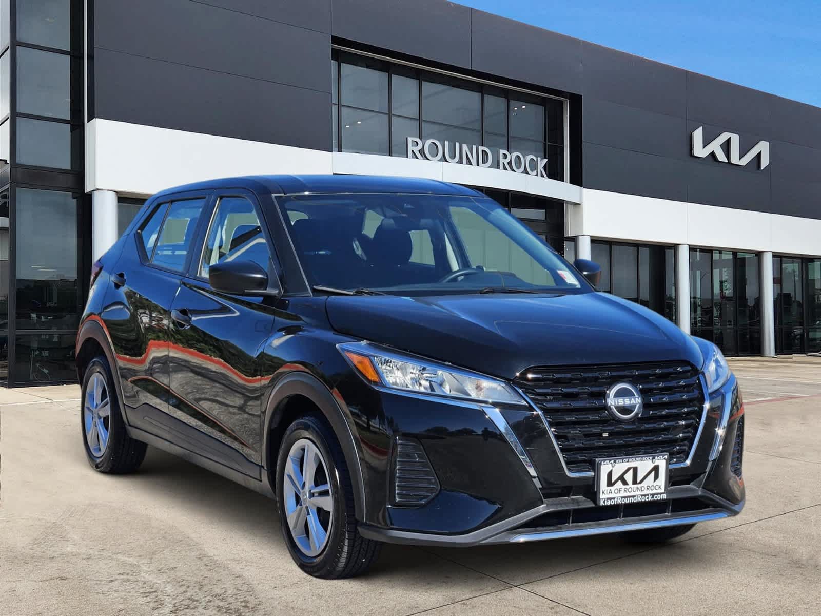 Used 2024 Nissan Kicks S FWD image 3