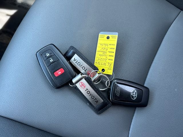 Used 2024 Toyota 4Runner SR5 Premium image 29