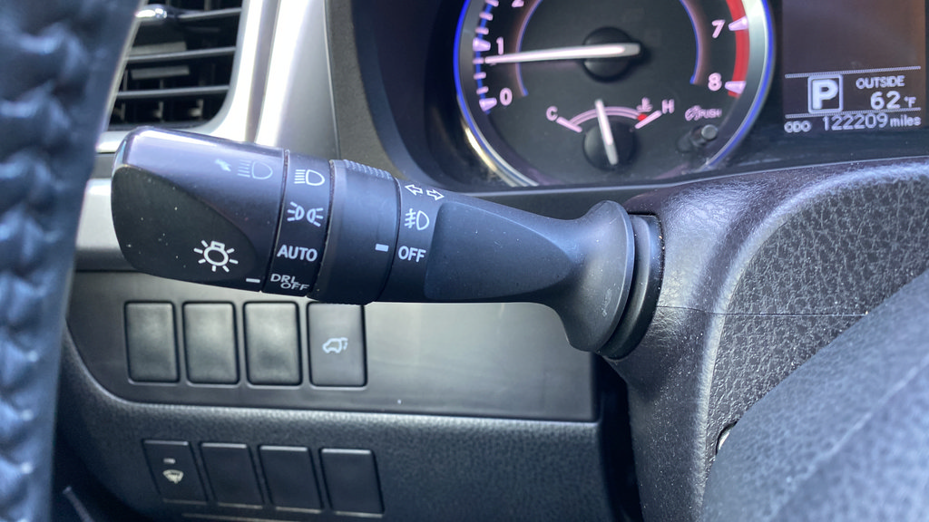 Used 2016 Toyota Highlander Plus AWD/4WD image 39