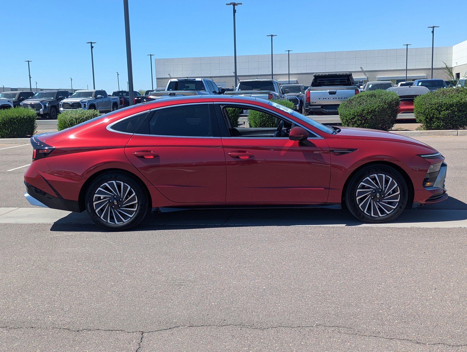 Used 2025 Hyundai Sonata Limited image 6