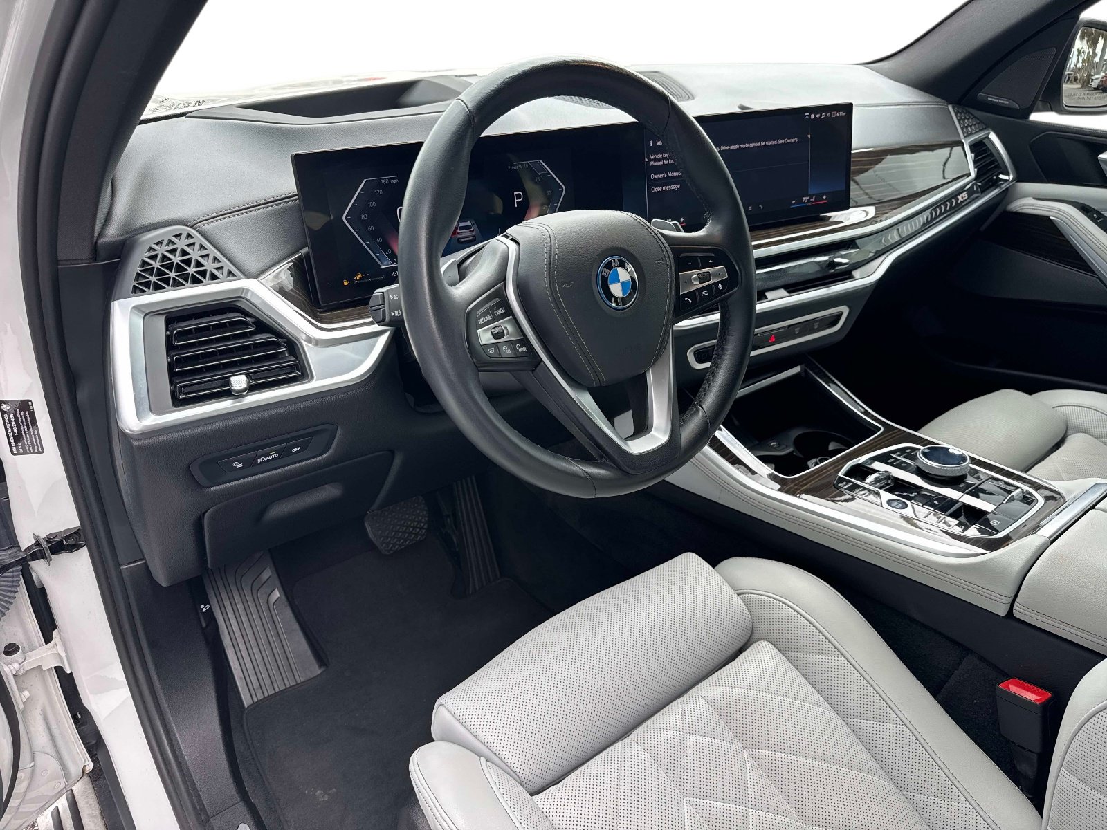 Used 2024 BMW X5 xDrive50e w/ Executive Package AWD/4WD image 23