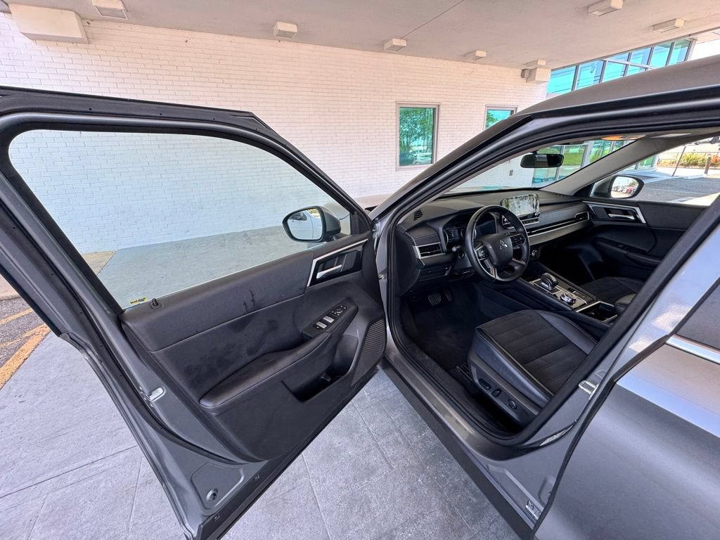 Used 2024 Mitsubishi Outlander SE AWD/4WD image 9
