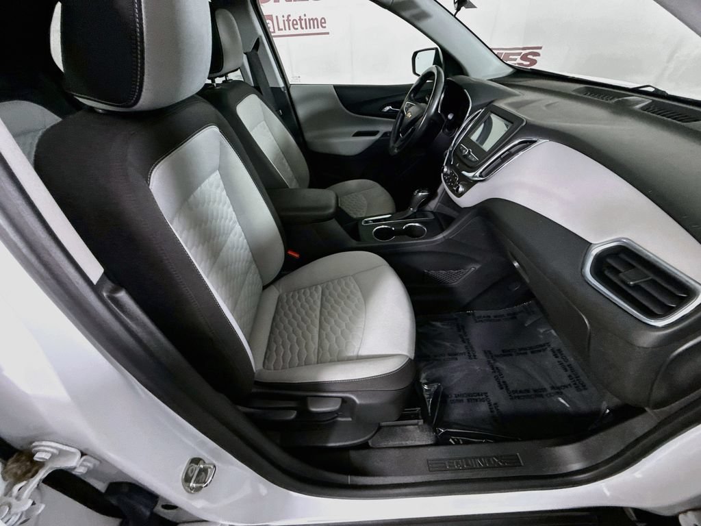 Used 2018 Chevrolet Equinox LT FWD image 29