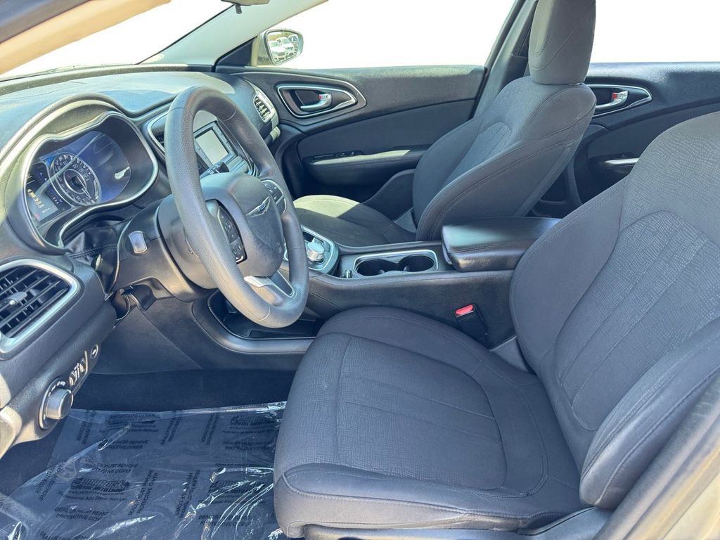 Used 2016 Chrysler 200 Limited image 9
