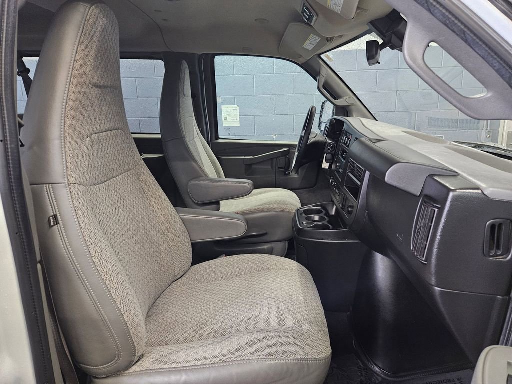 Used 2020 Chevrolet Express 3500 LT w/ LT Preferred Equipment Group image 35