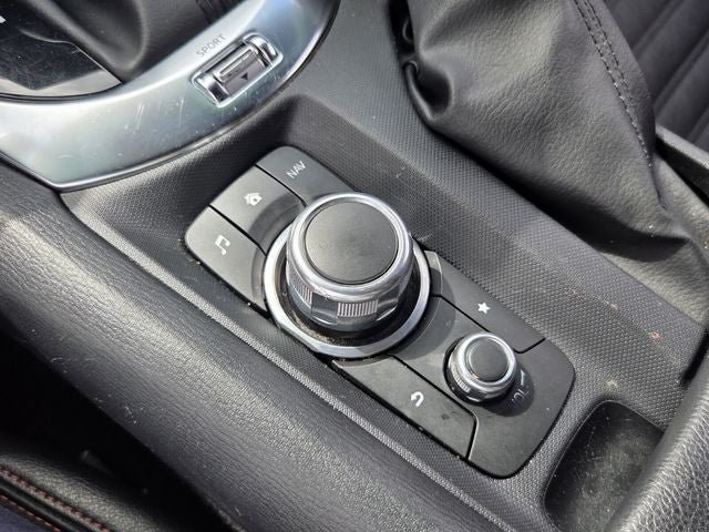 Used 2018 FIAT 124 Spider Abarth RWD image 12