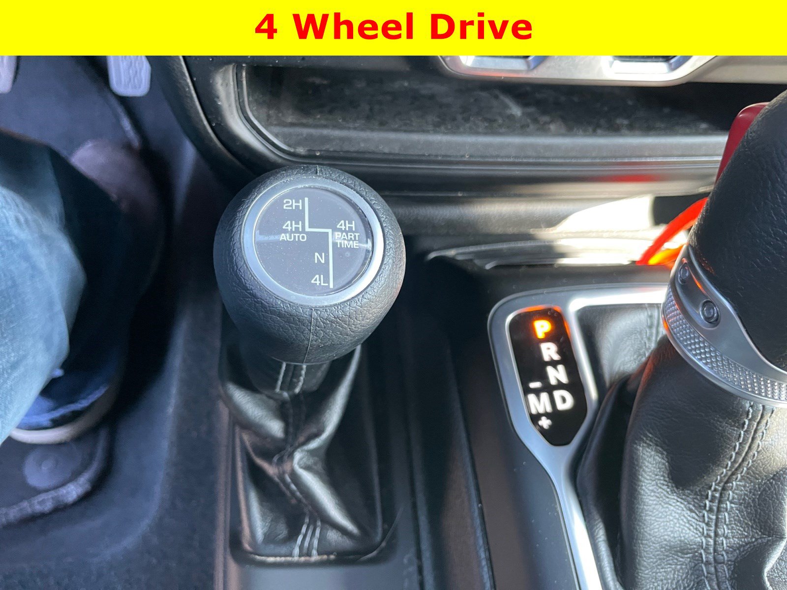 Used 2024 Jeep Wrangler Unlimited w/ Convenience Group AWD/4WD image 19