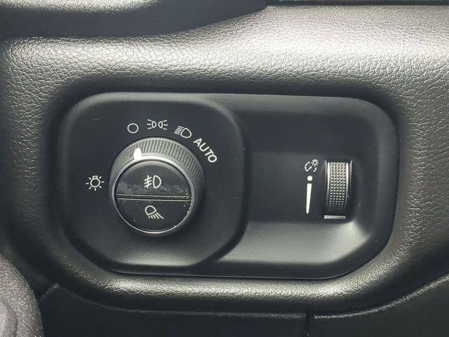 Certified 2025 RAM 2500 Tradesman w/ Chrome Appearance Group AWD/4WD image 25