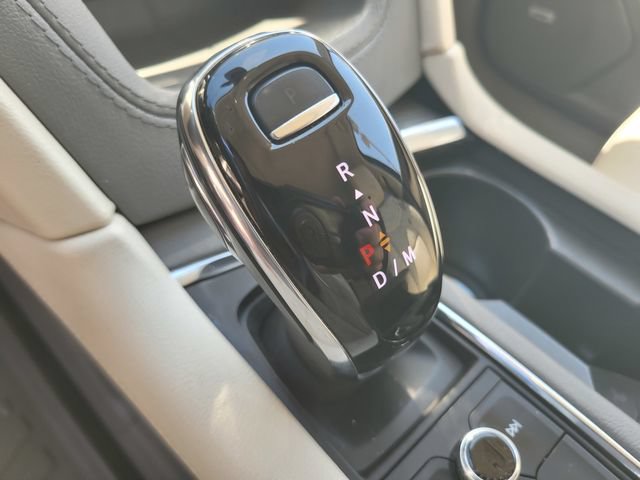Used 2023 Cadillac XT6 Premium Luxury w/ Technology Package AWD/4WD image 18
