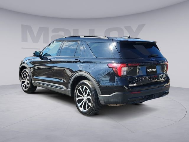 Certified 2025 Ford Explorer ST-Line image 3