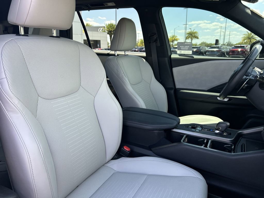 Used 2025 Lexus TX 350 AWD w/ Technology Package image 16