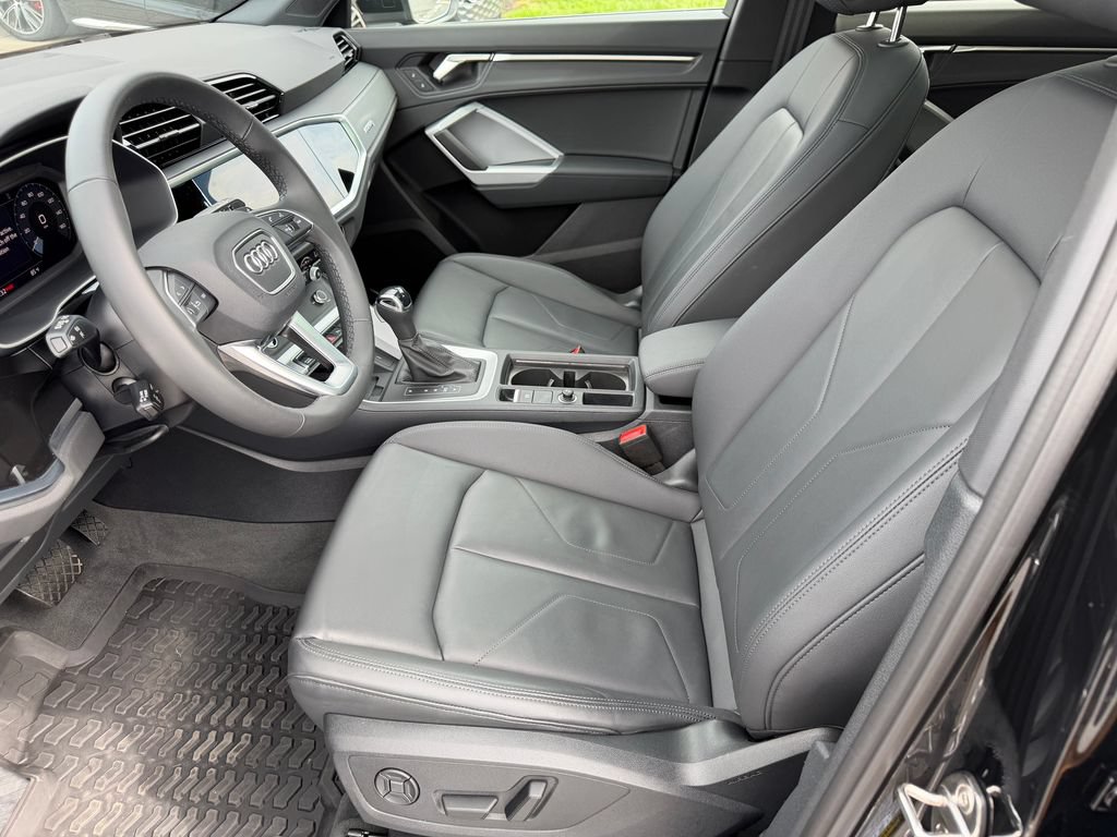 Certified 2025 Audi Q3 2.0T Premium w/ Convenience Package AWD/4WD image 3
