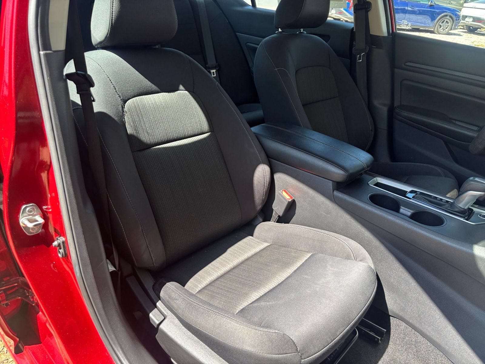 Used 2025 Nissan Altima 2.5 SV FWD image 37