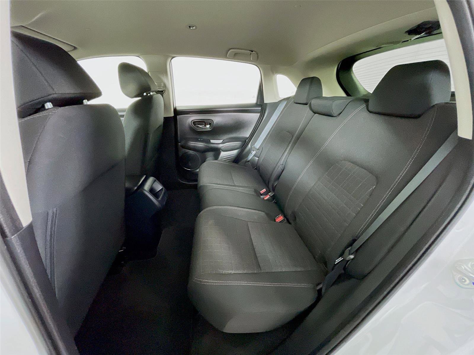 Used 2023 Honda HR-V LX image 27