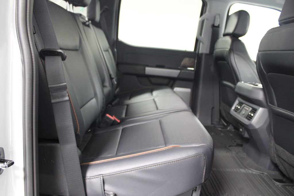 New 2026 Ford F250 Lariat w/ Black Appearance Package image 32