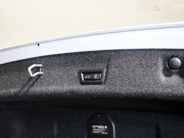 Used 2025 BMW 330i xDrive Sedan image 29