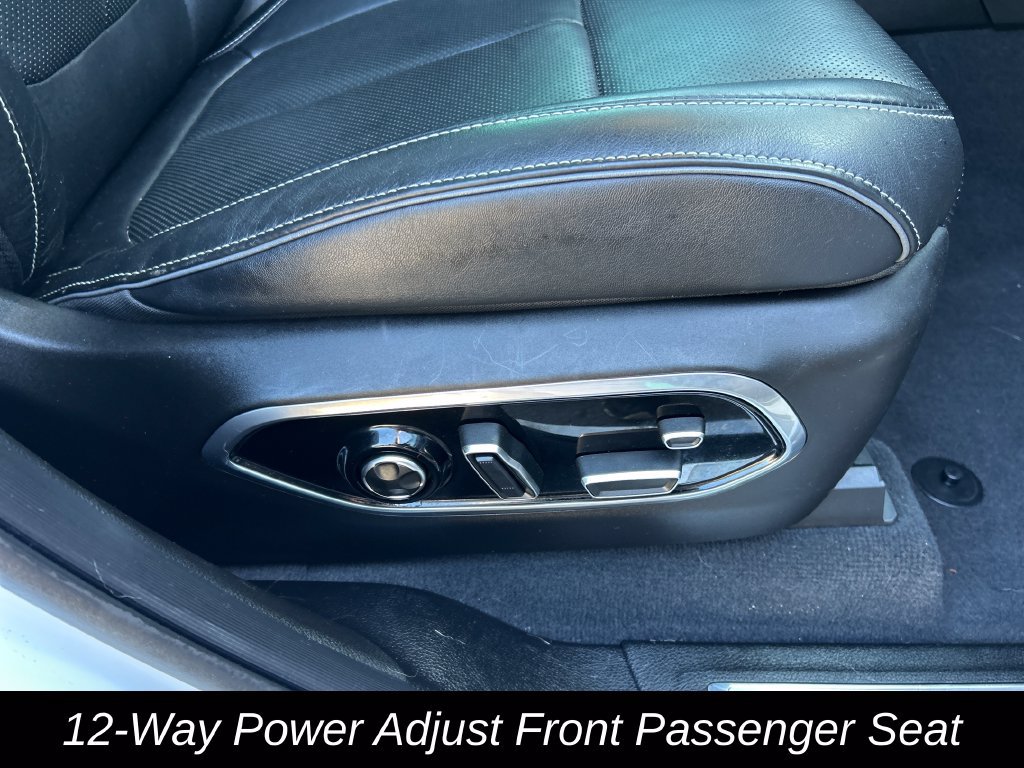 Certified 2023 Jeep Grand Cherokee Overland w/ Luxury Tech Group IV AWD/4WD image 40