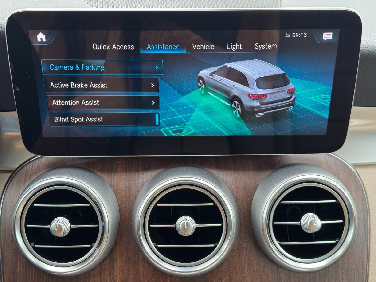 Used 2022 Mercedes-Benz GLC 300 w/ Premium Package Lite image 27