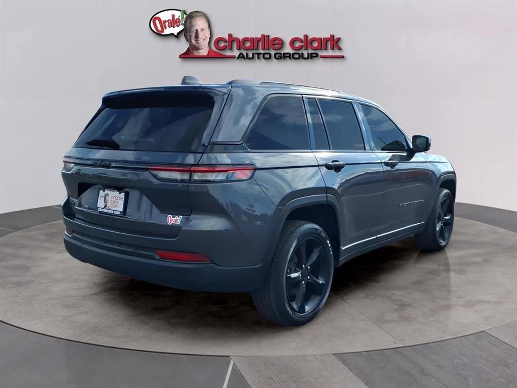 Used 2024 Jeep Grand Cherokee Altitude image 5